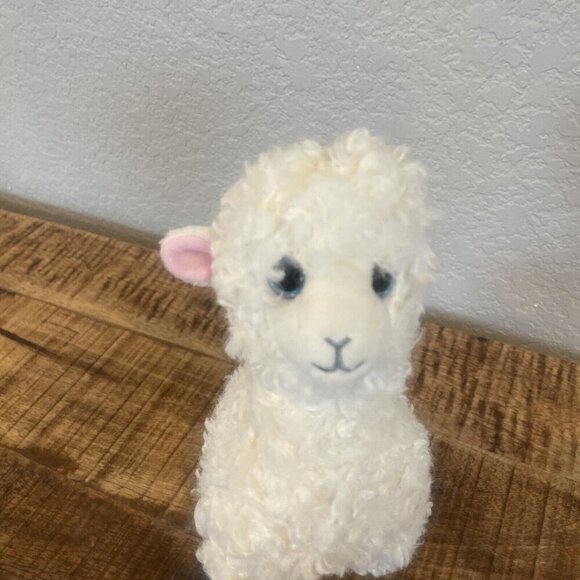 Ty Classic Lily the Cream Colored Llama 7” Plush Stuffed Animal 2018 Retired - Picture 4 of 8